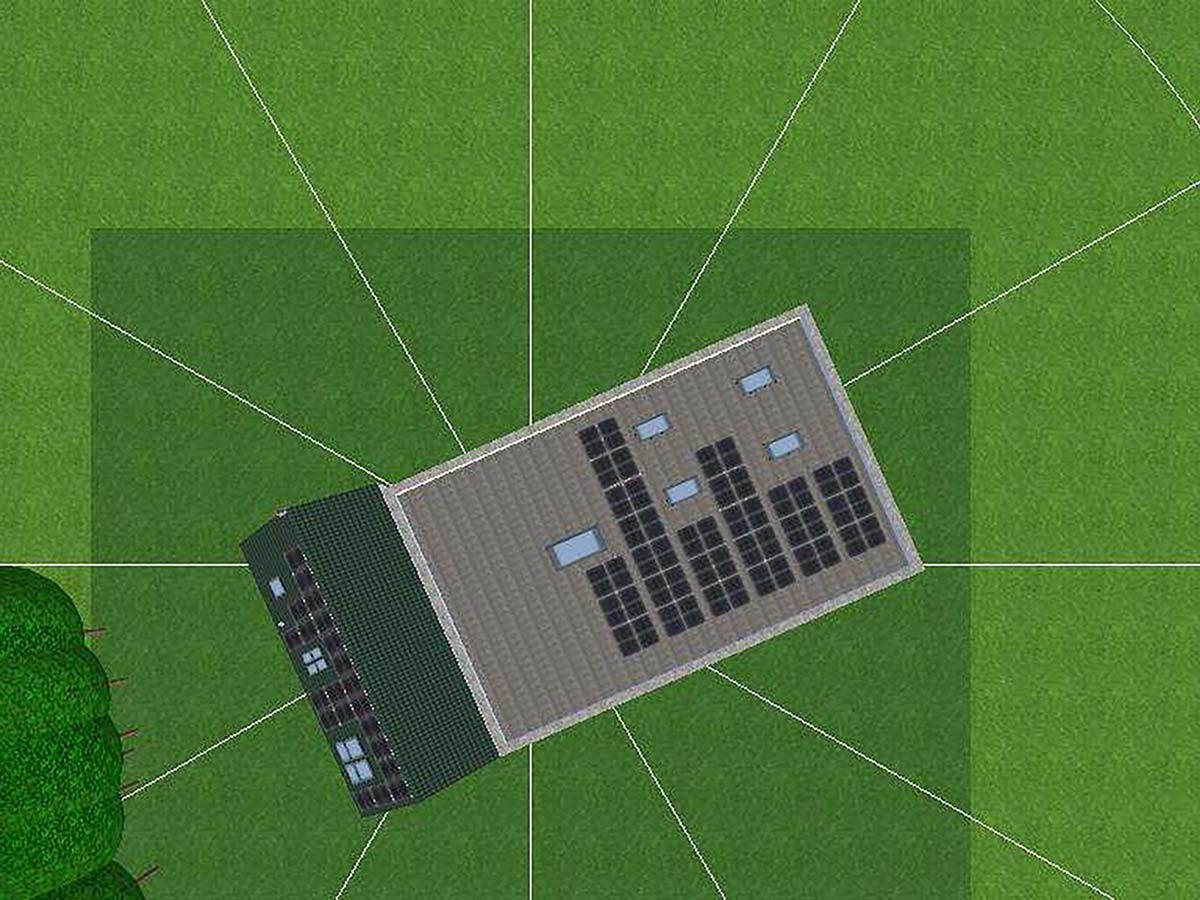 Vogelperspektive eines Hauses mit Dachsolarmodulen, umgeben von grünem Rasen und Bäumen.